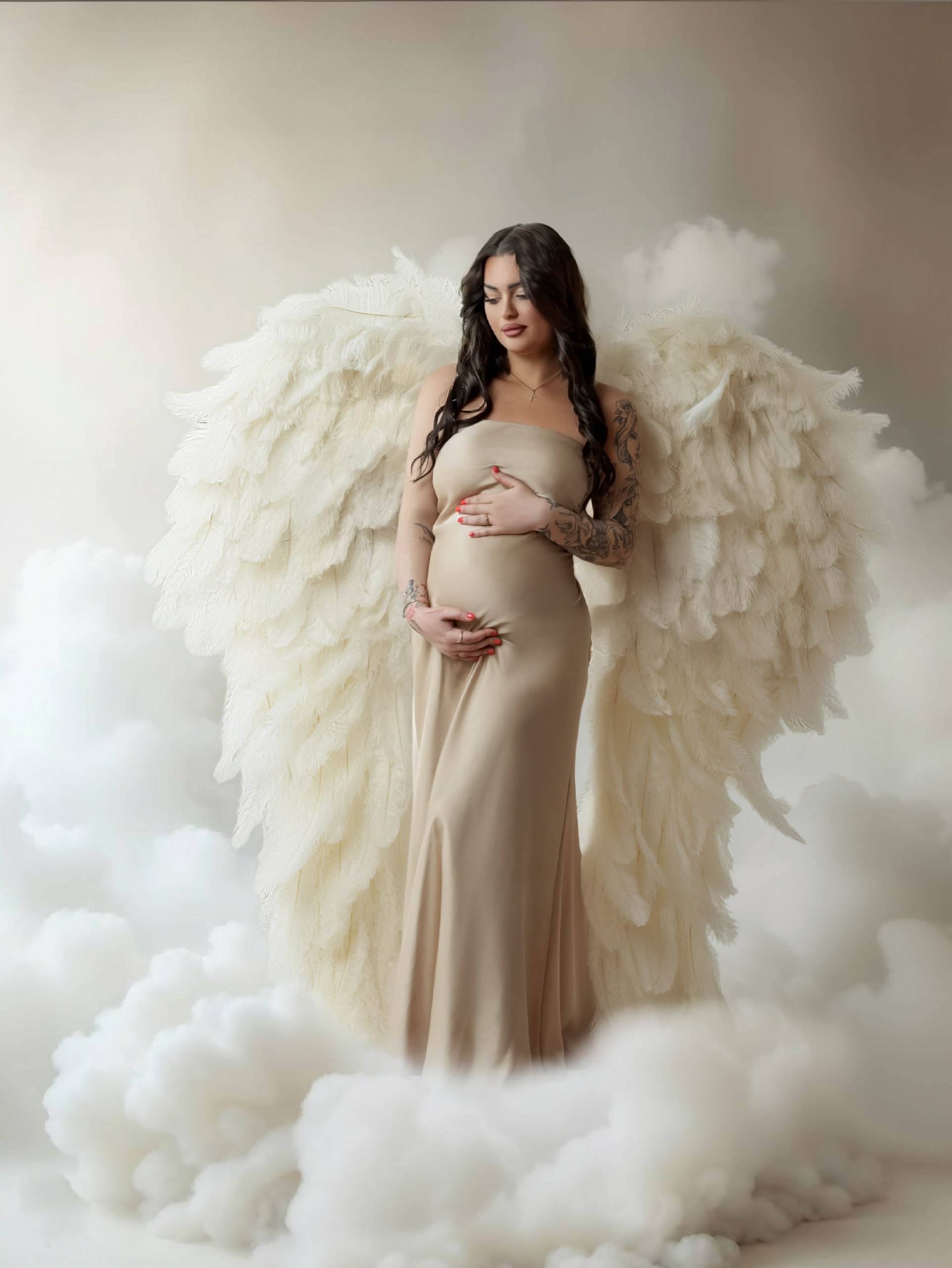 Future maman lors d'une séance photo grossesse en studio à Asnières-sur-Seine